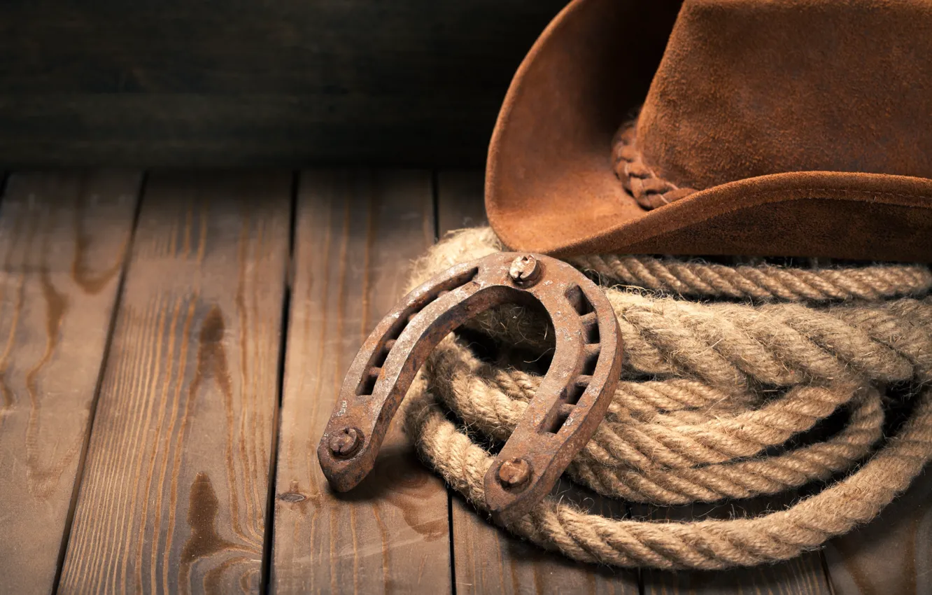 Фото обои hat, wooden floor, Horseshoe, cowboy hat