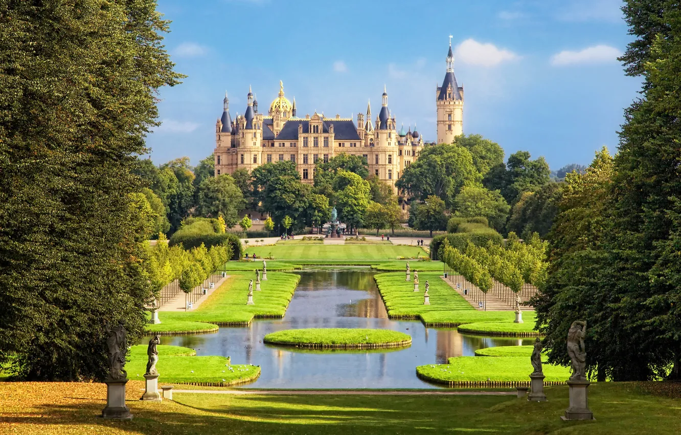 Фото обои пруд, парк, замок, Германия, Germany, скульптуры, Schwerin Castle