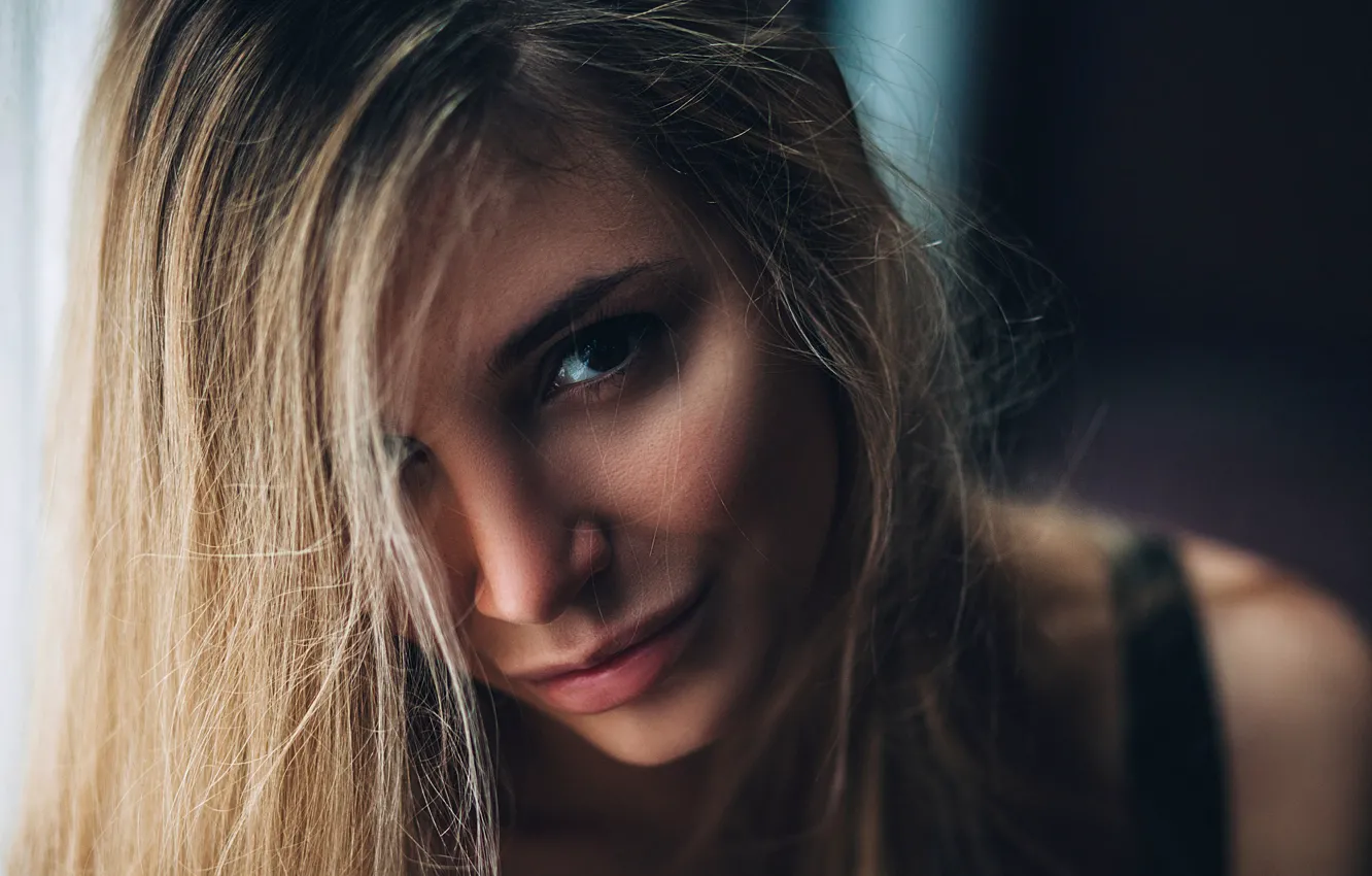 Фото обои взгляд, улыбка, Девушка, Виктор Амбарцумов