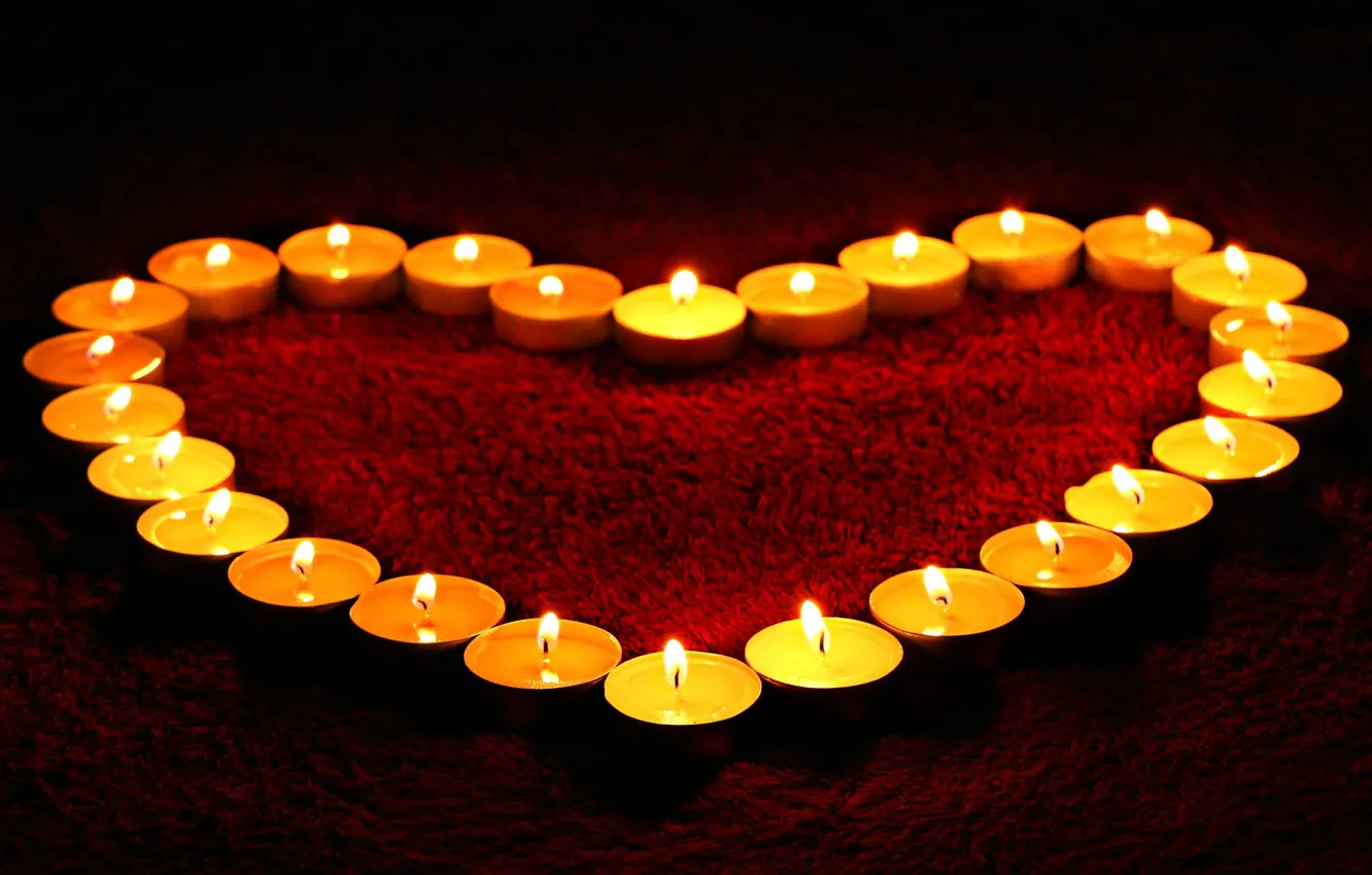 Фото обои красный, огонь, сердце, Love, ковёр, свечи, полумрак, Heart