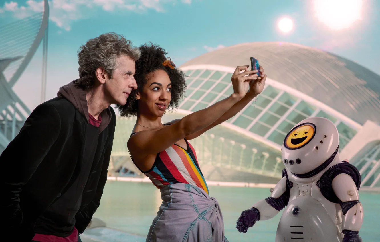 Фото обои улыбка, робот, смайл, телефон, Doctor Who, Доктор Кто, смартфон, sci fi
