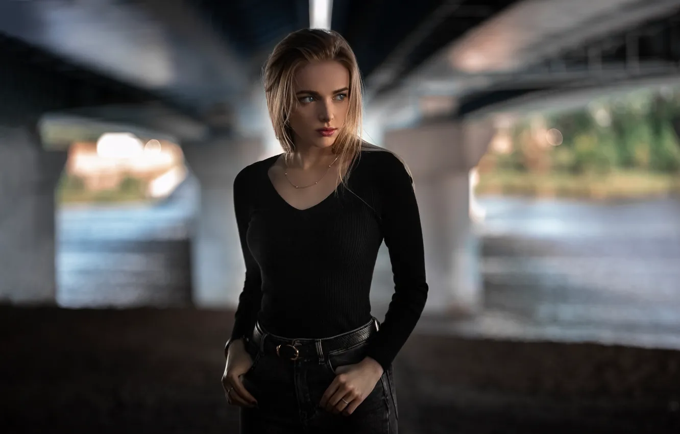 Фото обои blouse, river, bridge, model, women, jeans, blonde, sweater