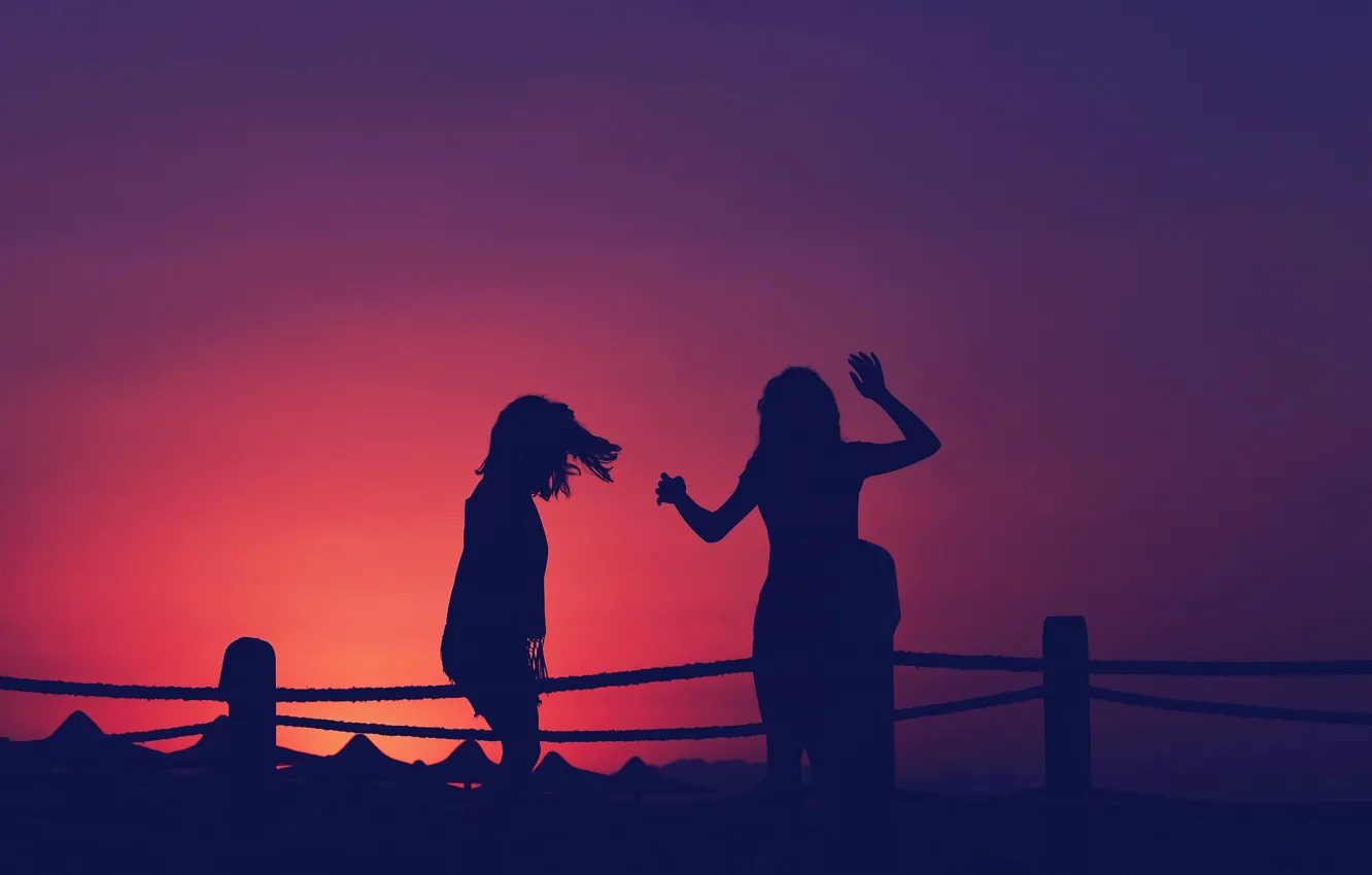 Фото обои girls, sunset, silhouettes