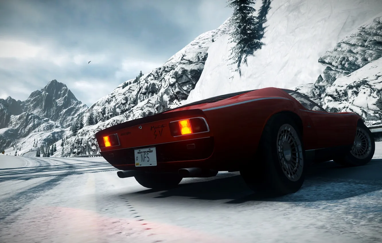 Фото обои дорога, снег, горы, спорткар, классика, ракурс, Need for Speed The Run, Lamborghini Miura SV