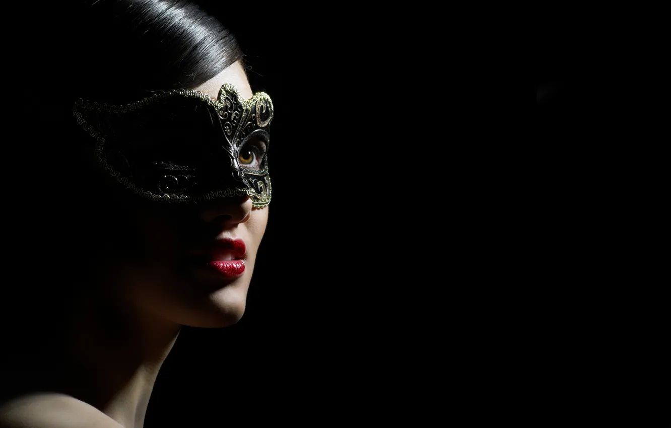 Фото обои взгляд, девушка, маска, загадка, полумрак