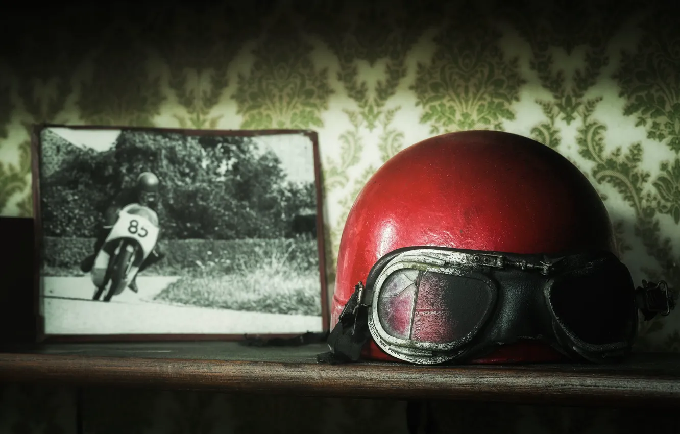 Фото обои рамка, шлем, заброшенный, photo, abandoned, helmet, frame, фотограия