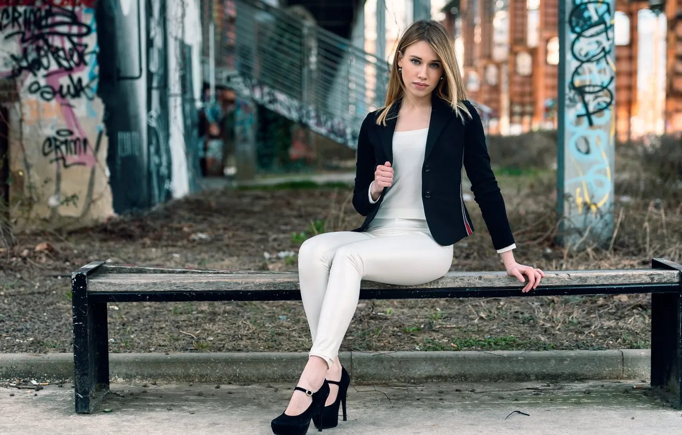 Фото обои girl, model, jeans, Sweetheart