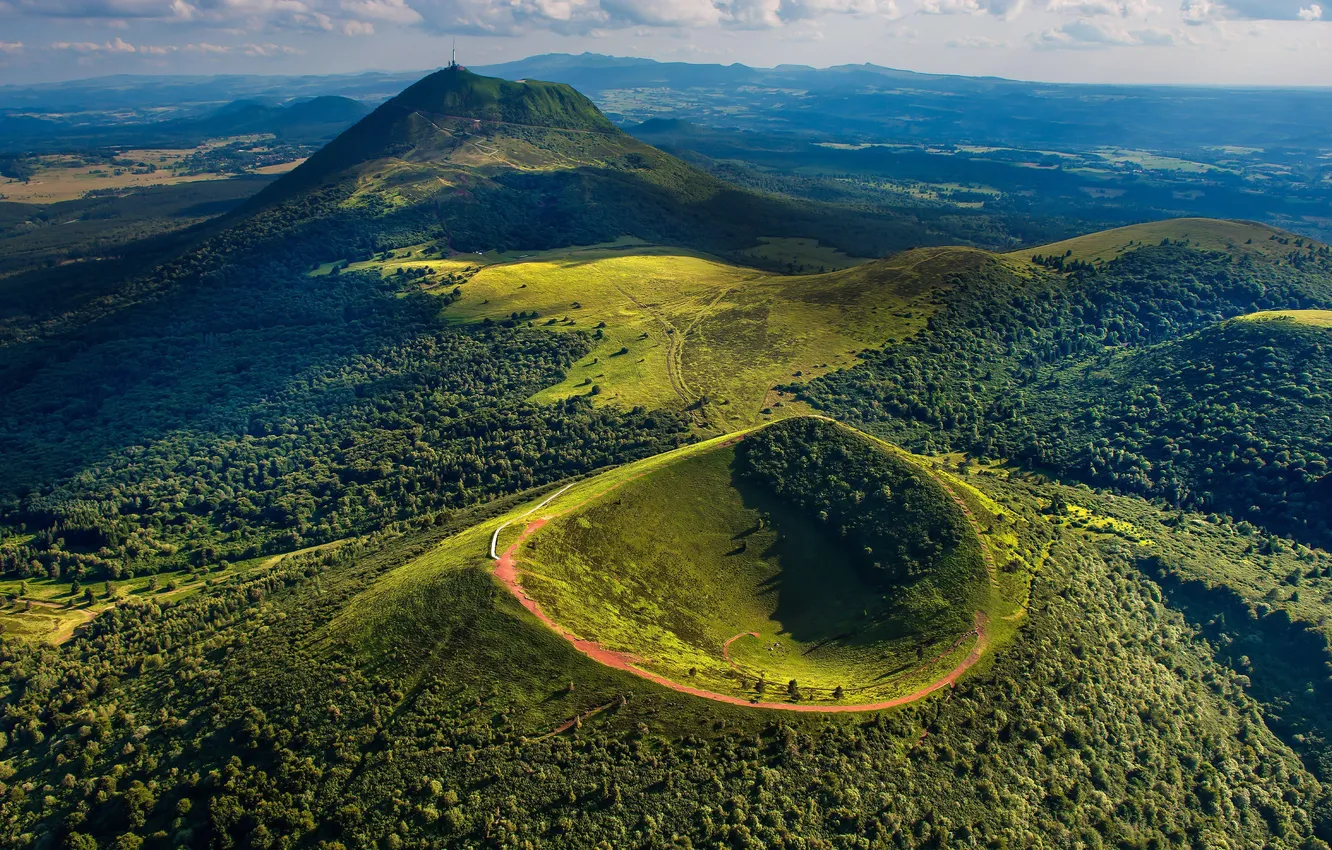 Фото обои Франция, горизонт, вид сверху, France, volcano Auvergne, Puig du Pario, вулкан Овернь, Пуч-дю-Парио
