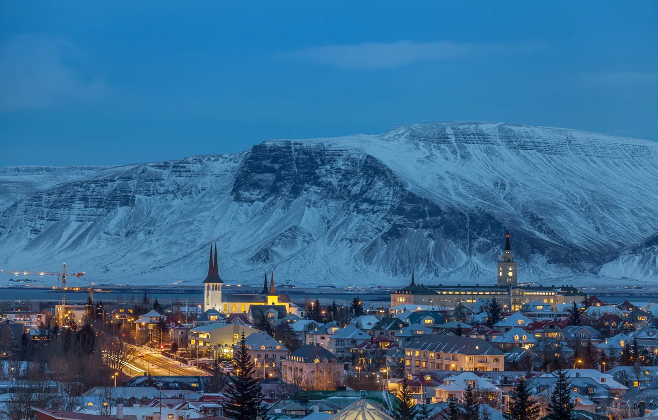 Фото обои снег, горы, огни, дома, Исландия, Рейкьявик