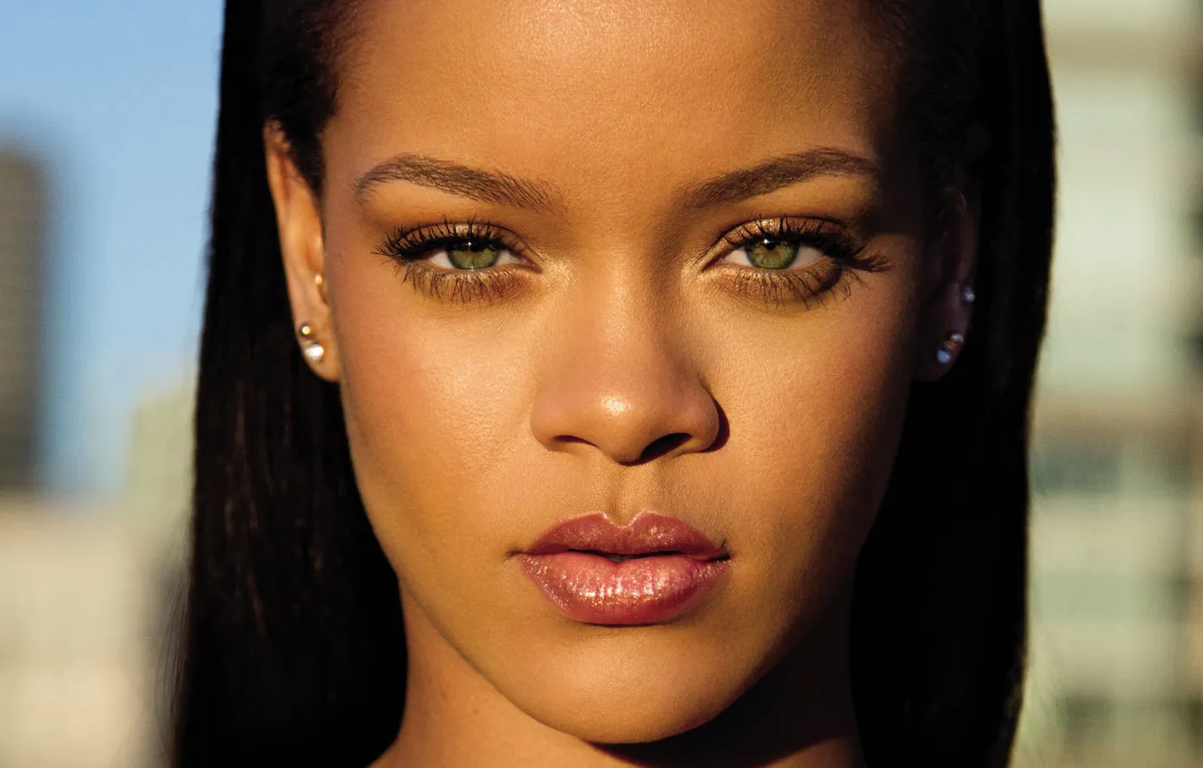 Фото обои взгляд, лицо, портрет, макияж, брюнетка, прическа, певица, Rihanna