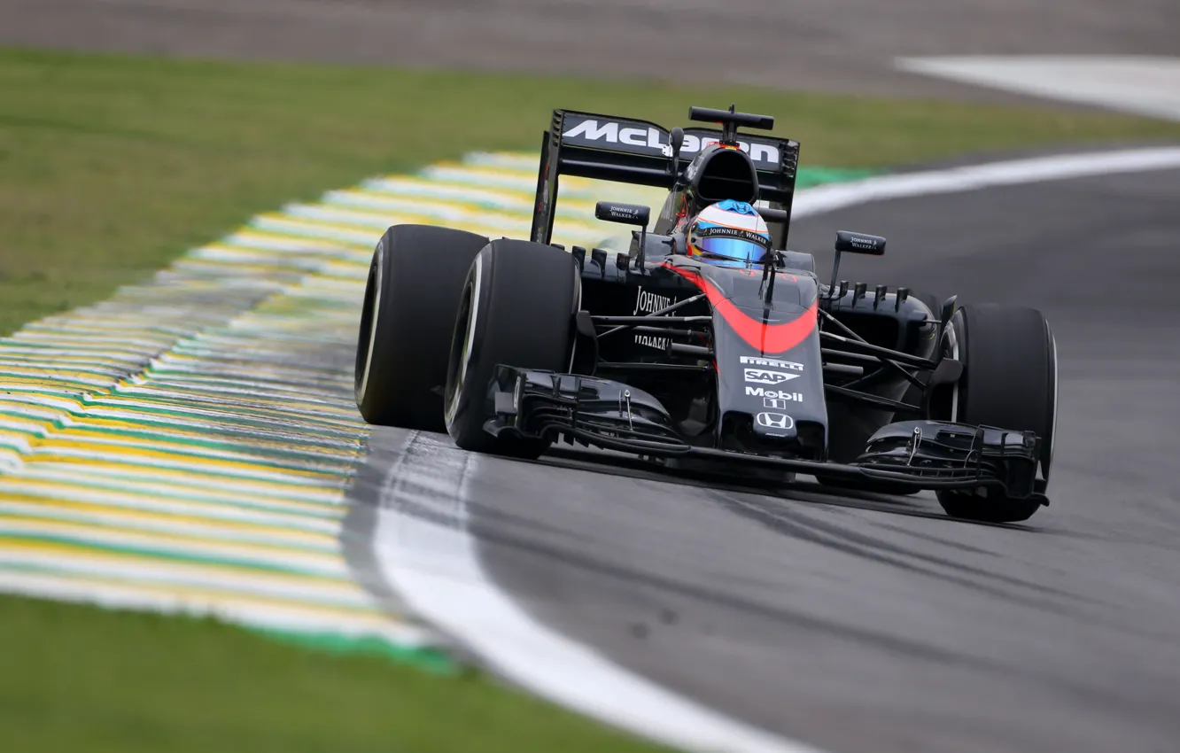Фото обои McLaren, Поворот, Formula 1, Fernando Alonso, Поребрик