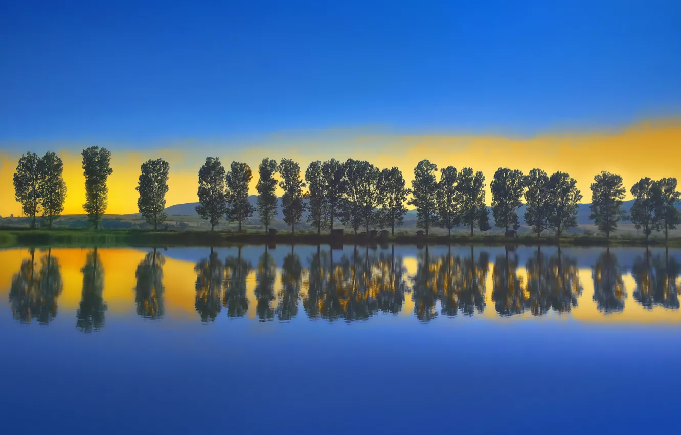 Фото обои облака, деревья, озеро, зарево