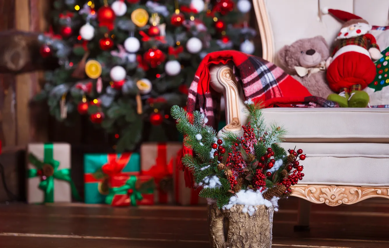 Фото обои украшения, комната, шары, игрушки, елка, Новый Год, Рождество, подарки