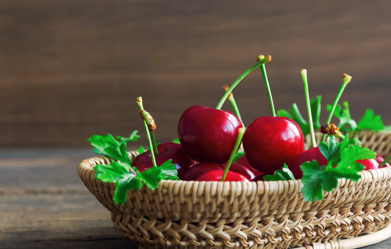 Фото обои зелень, ягода, Корзина, Черешня, петрушка