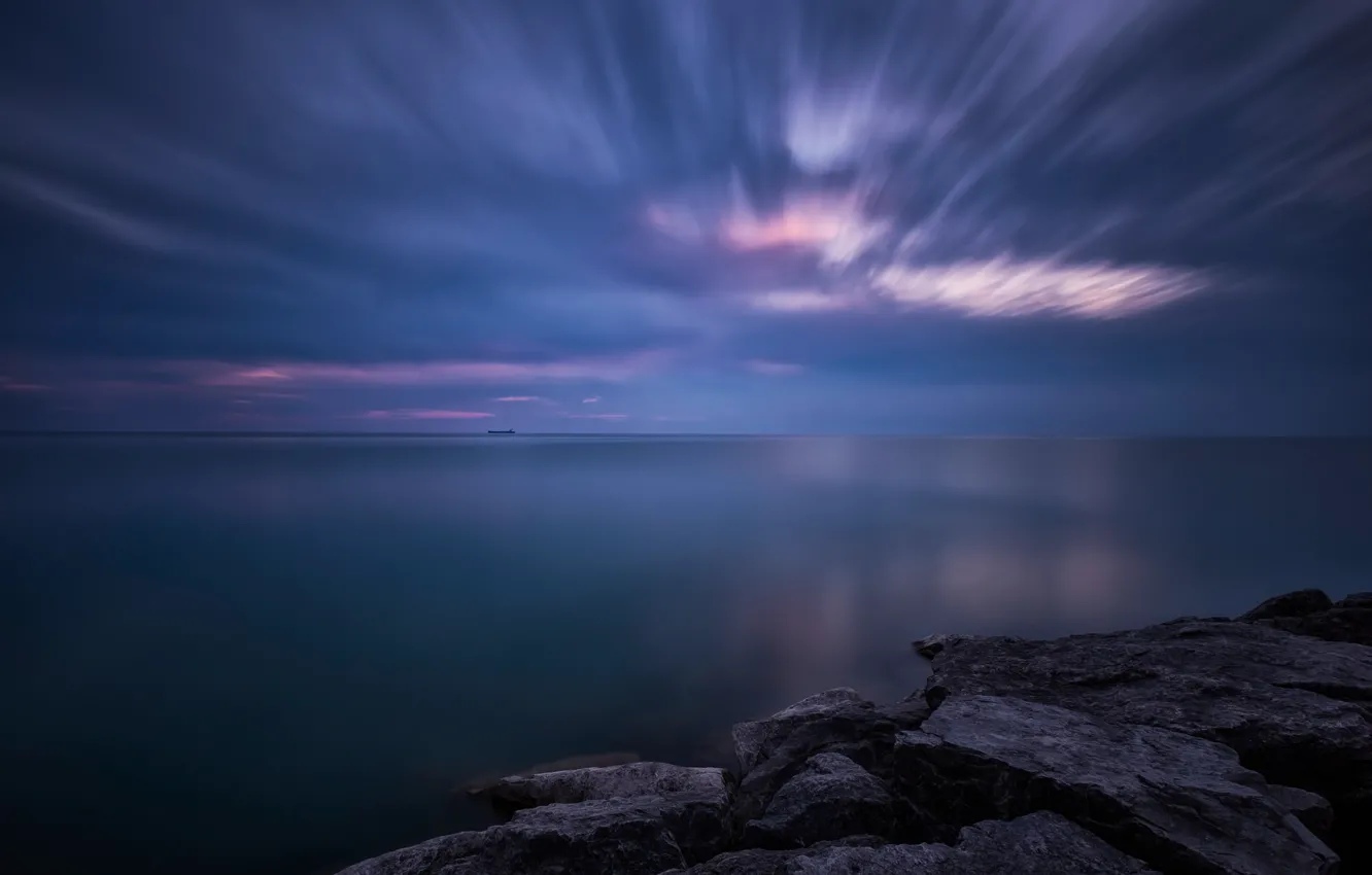 Фото обои небо, закат, тучи, озеро, камни, берег, вечер, Канада