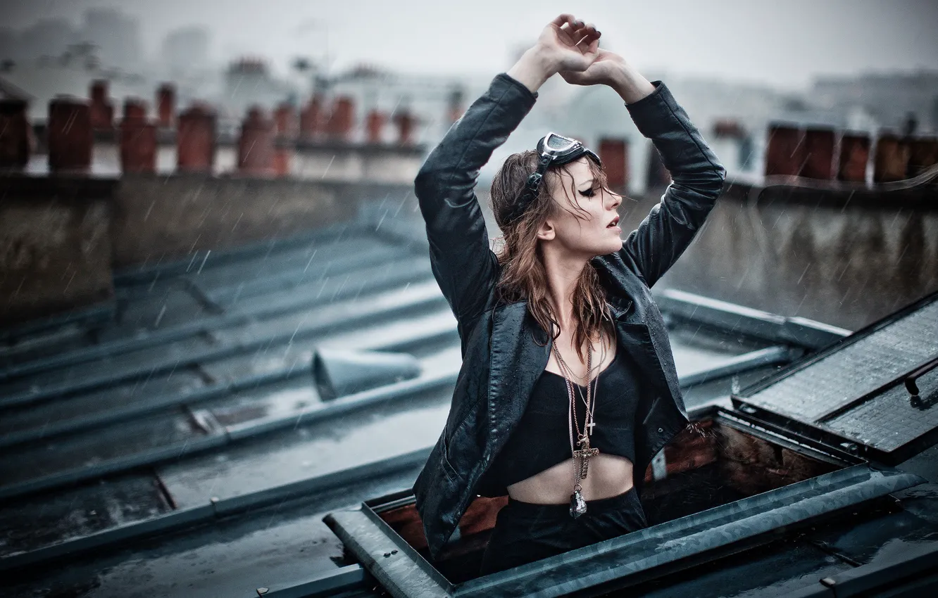 Фото обои крыша, девушка, украшения, дождь, настроение, ситуация, окно, Magdalena Korpas