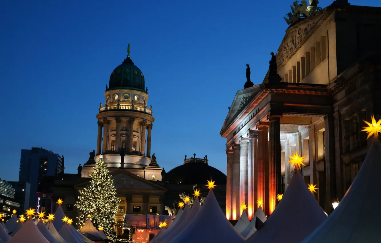 Фото обои Германия, площадь, Рождество, Берлин, ярмарка, Жандарменмаркт, Немецкий собор, Концертный дом