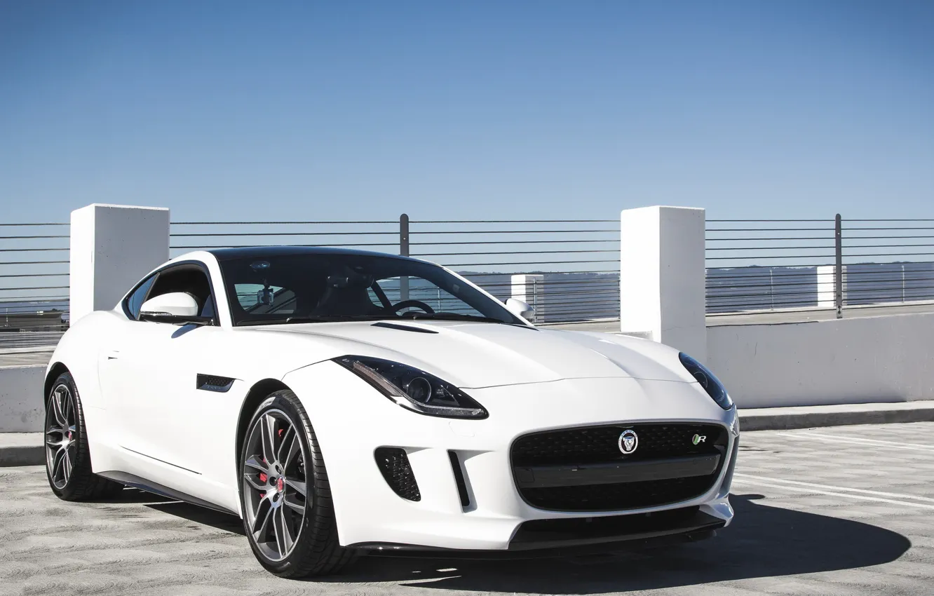 White type. Ягуар f Type White. Jaguar f-Type White. Jaguar f-Type Coupe белый. Белоснежный Ягуар ф тайп.