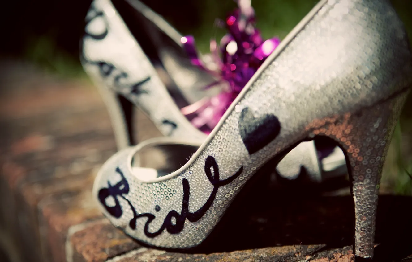 Фото обои стиль, надпись, обувь, туфли, каблук, невеста, мода, bride