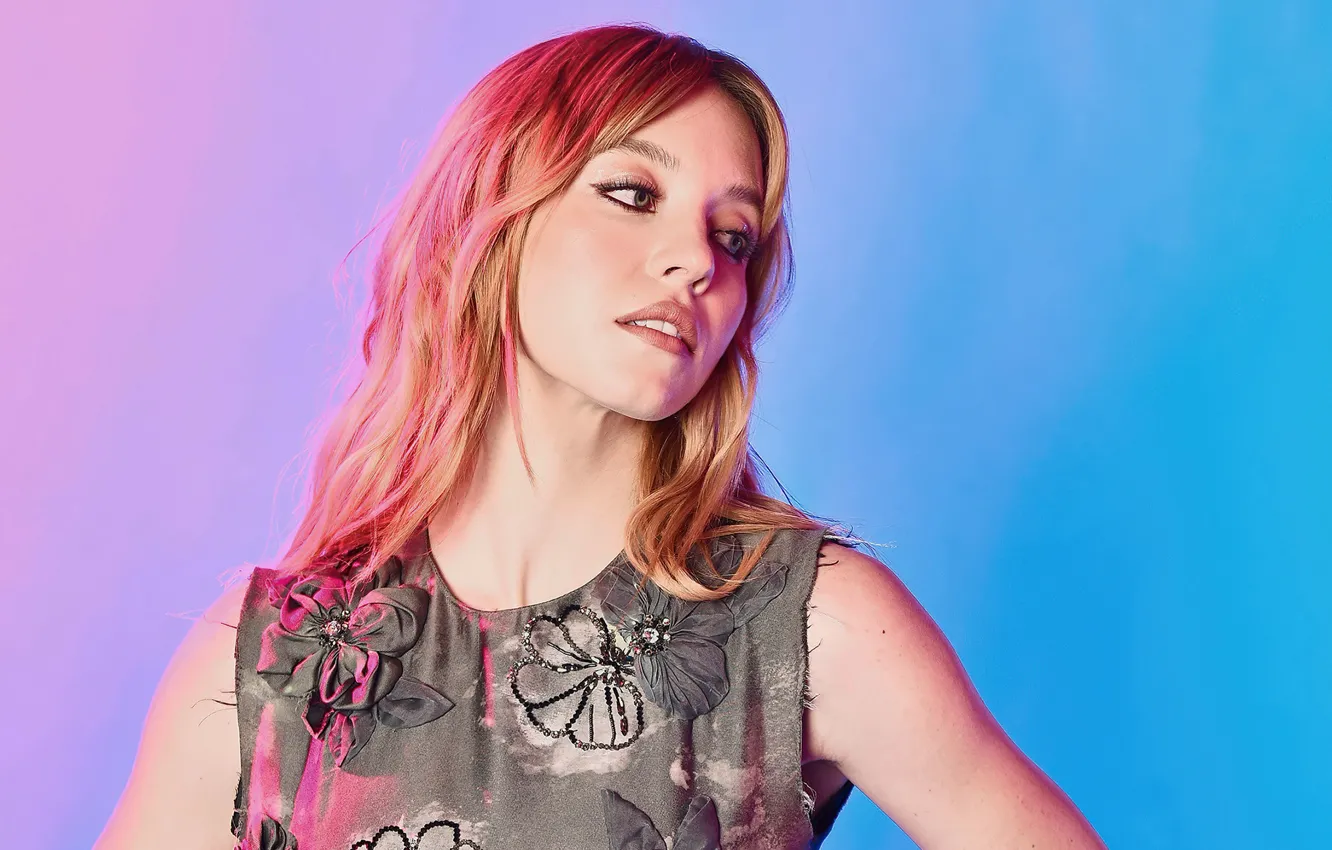 Фото обои взгляд, девушка, свет, Sydney Sweeney