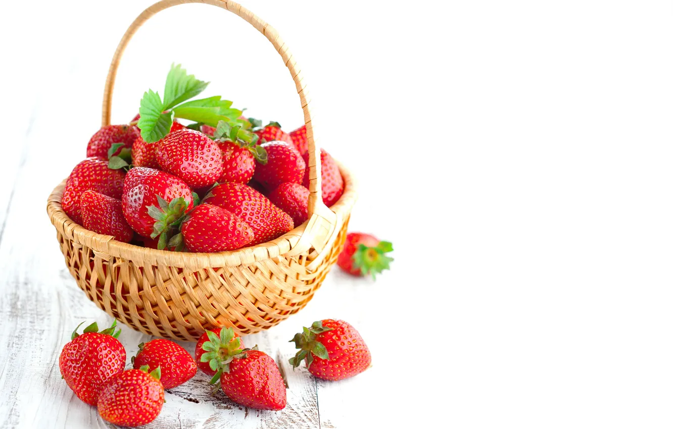 Фото обои ягоды, клубника, red, корзинка, красная, fresh, спелая, sweet