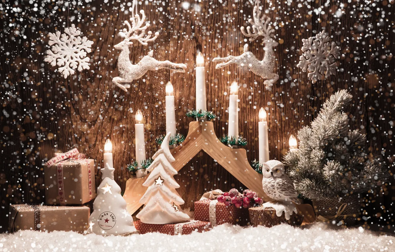 Фото обои снежинки, игрушки, свечи, олени, Merry Christmas