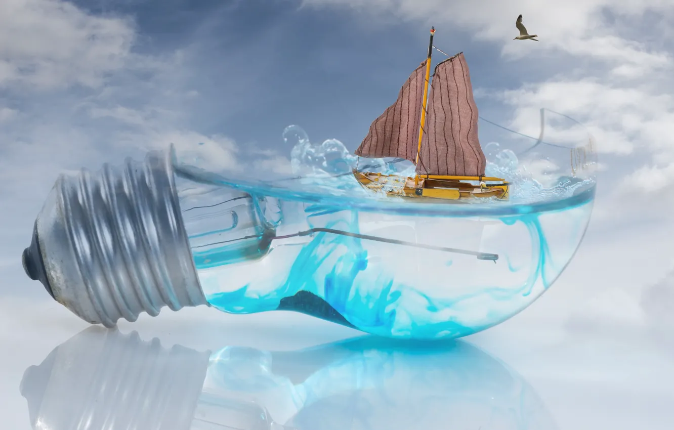 Фото обои волны, небо, лампочка, вода, отражение, креатив, лодка, чайка