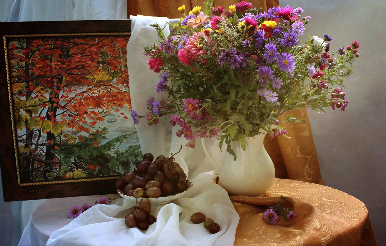 Фото обои цветы, стол, картина, тарелка, виноград, ваза, натюрморт, штора