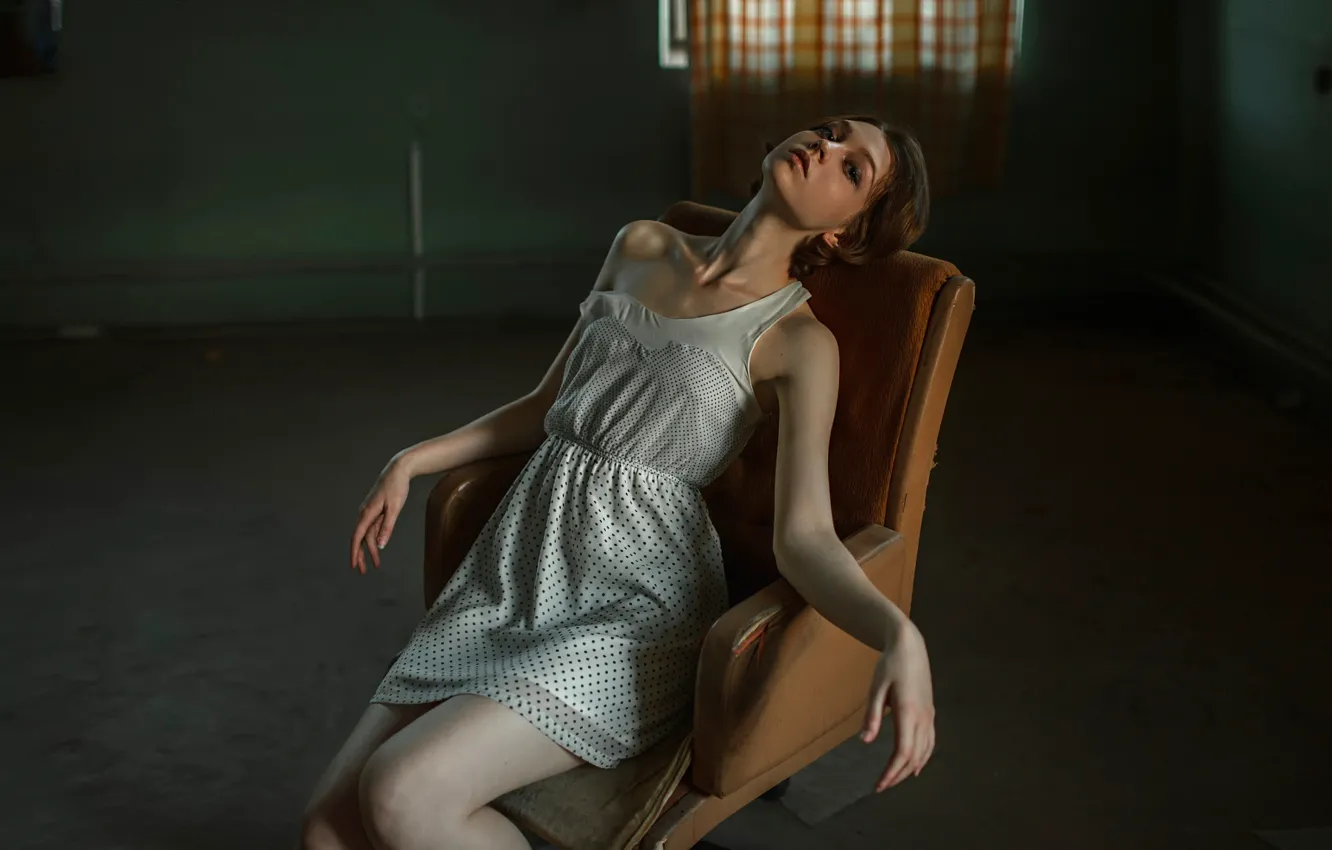 Фото обои девушка, кресло, Георгий Чернядьев, Ola Pushkina, The strange Olya