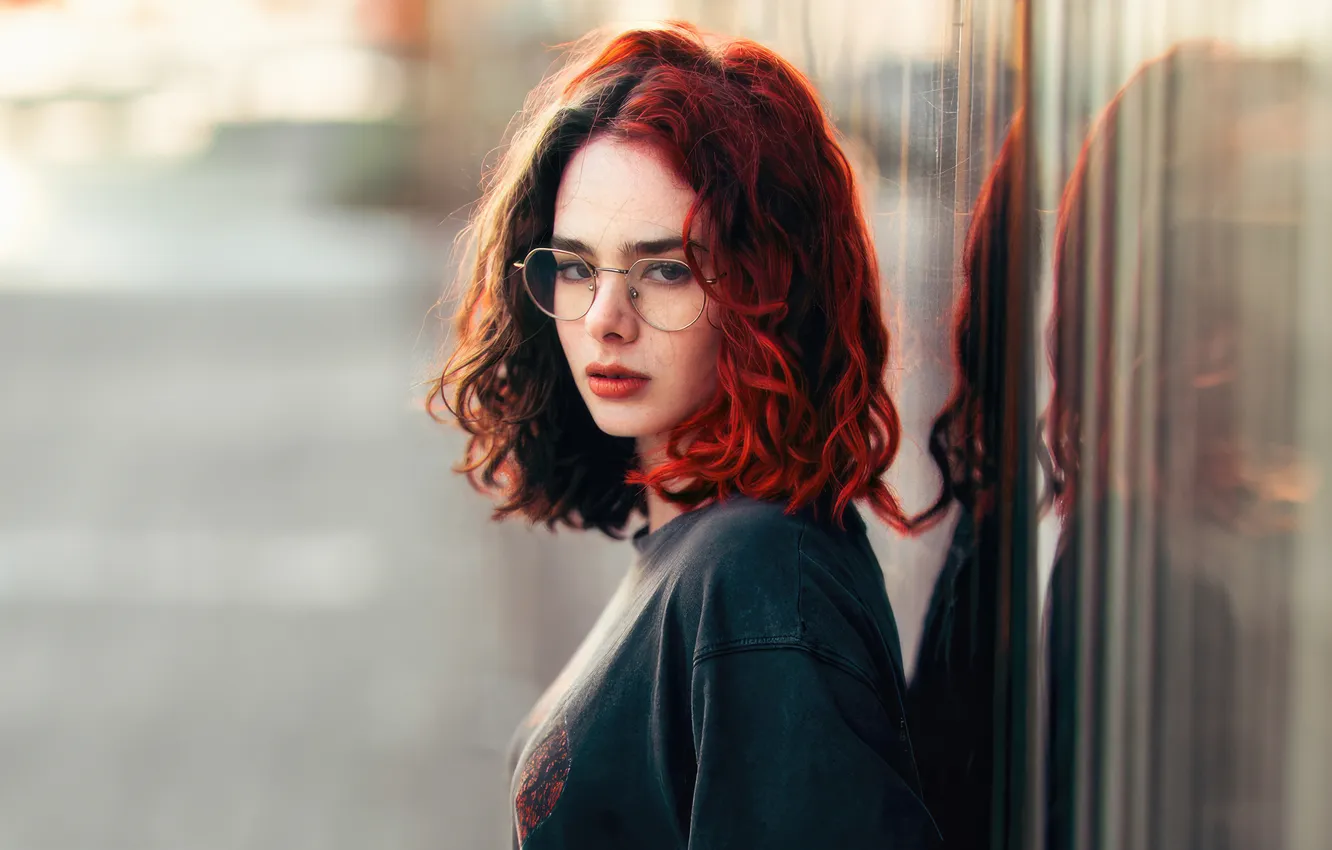 Фото обои girl, face, redhead, glasses, portrait, freckled