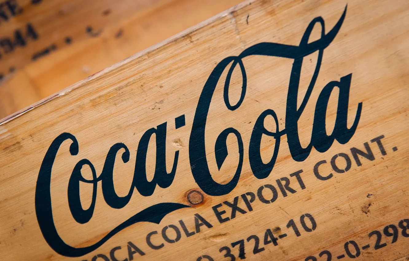 Фото обои дерево, логотип, напиток, Coca-Cola