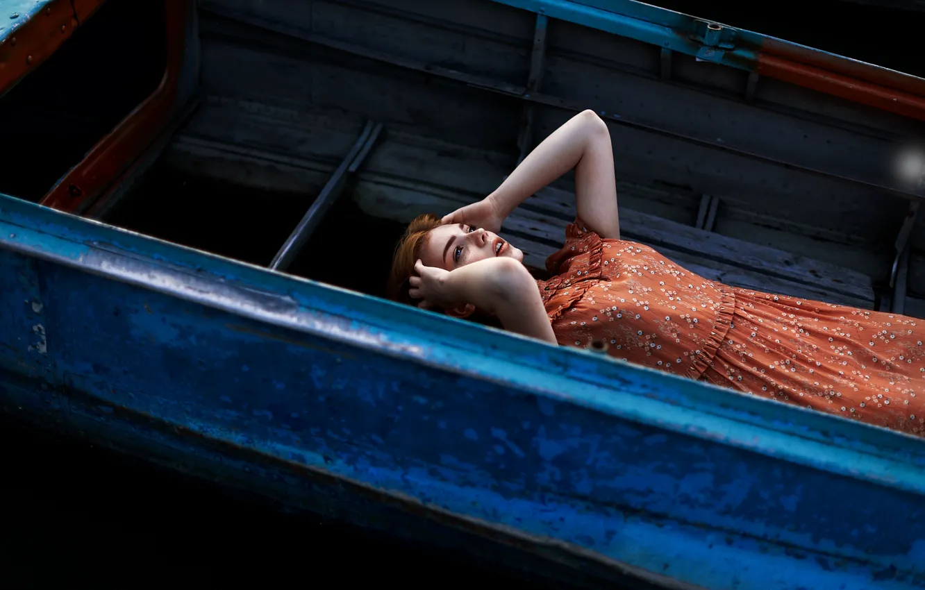 Фото обои веснушки, губки, рыжеволосая, девушка в лодке, Ульяна Найденкова