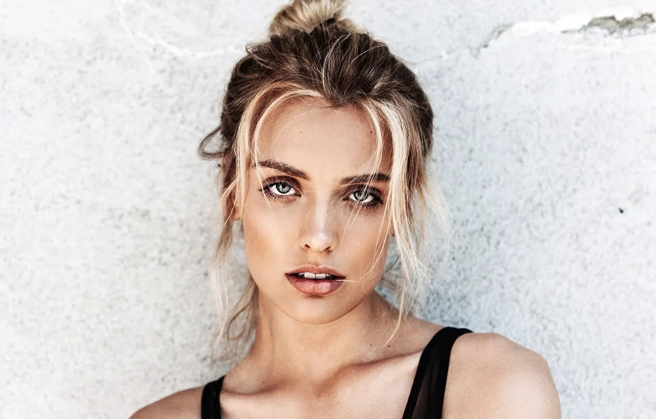 Фото обои look, blonde, actress, grey eyes, Wallis Day