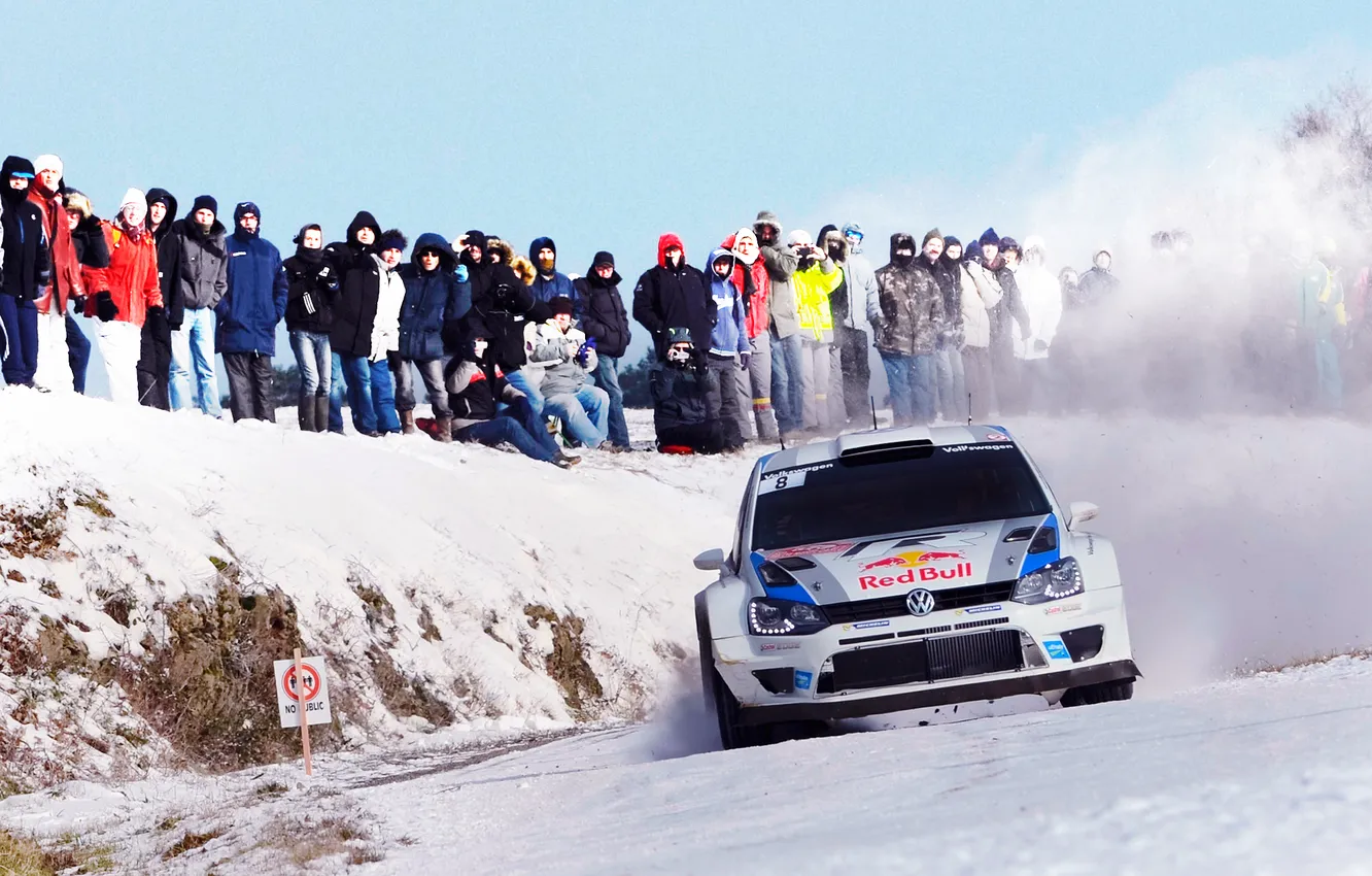 Фото обои Зима, Белый, Volkswagen, Скорость, Люди, Занос, WRC, Rally