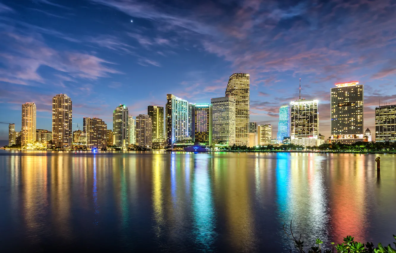 Фото обои закат, город, огни, океан, здания, Майами, небоскребы, вечер