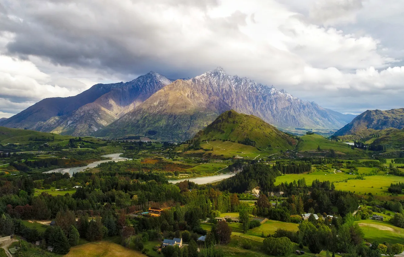Фото обои облака, деревья, горы, река, поля, долина, Новая Зеландия, панорама