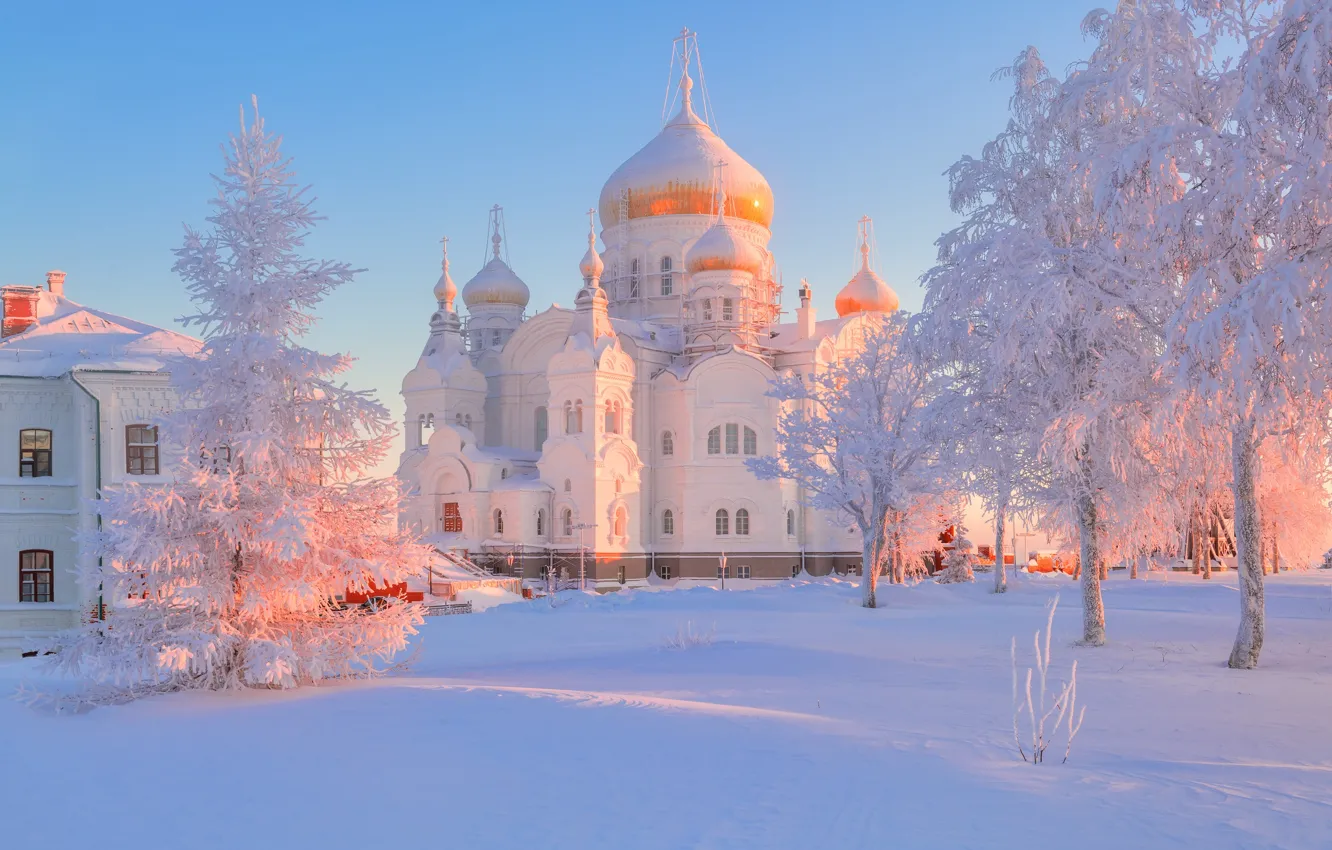Фото обои зима, снег, деревья, храм, Россия, изморозь, Пермский край, Максим Евдокимов