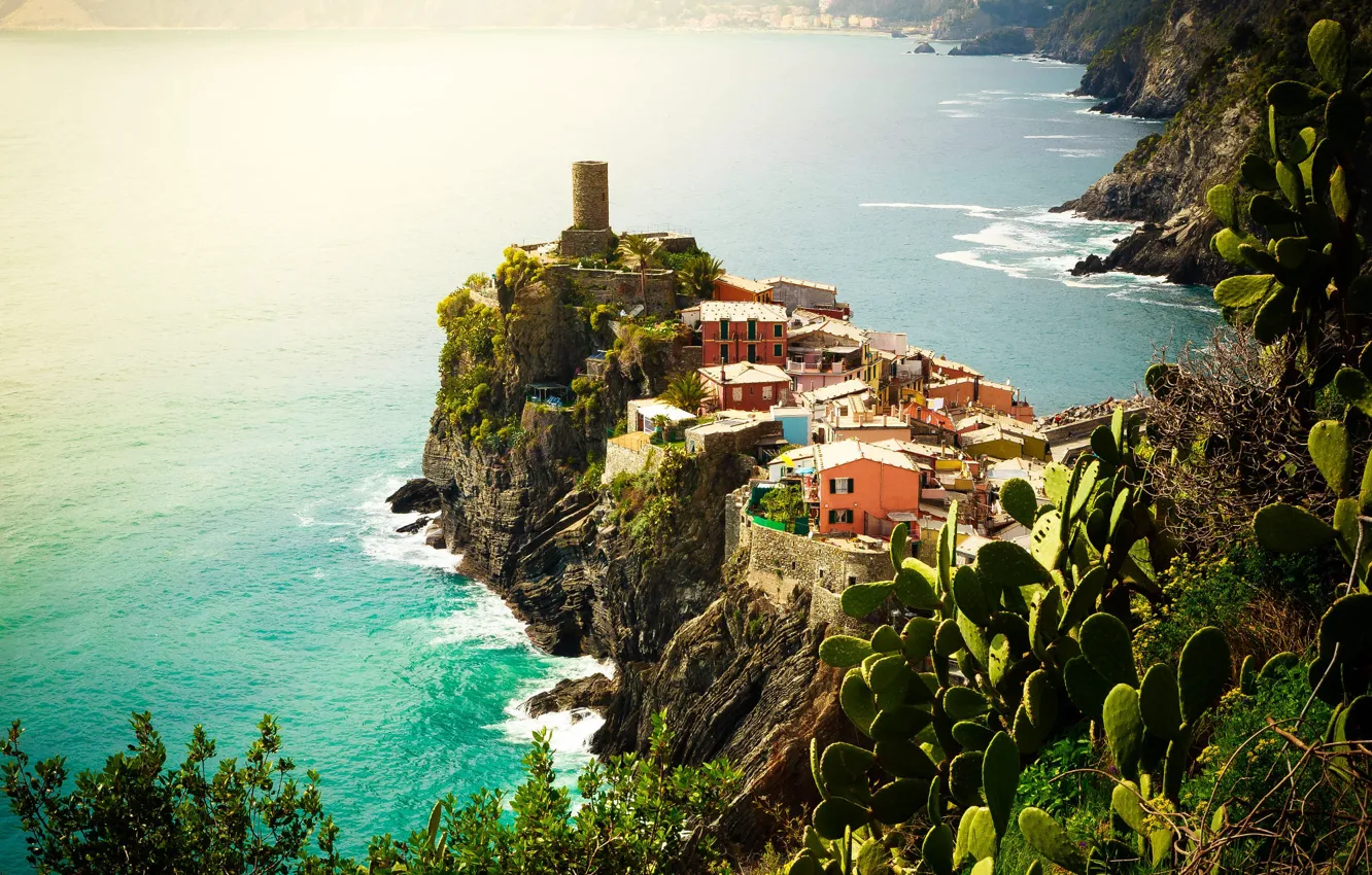 Фото обои море, город, скалы, берег, побережье, здания, дома, Италия