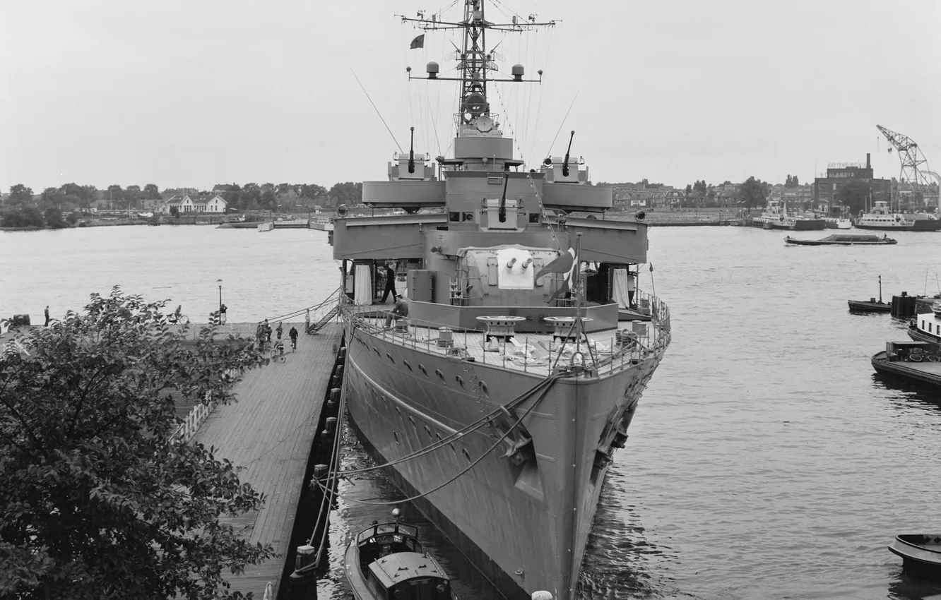 Фото обои Амстердам, 1958, визит, ВМС Дании, транспорт обеспечения, KDM Agir