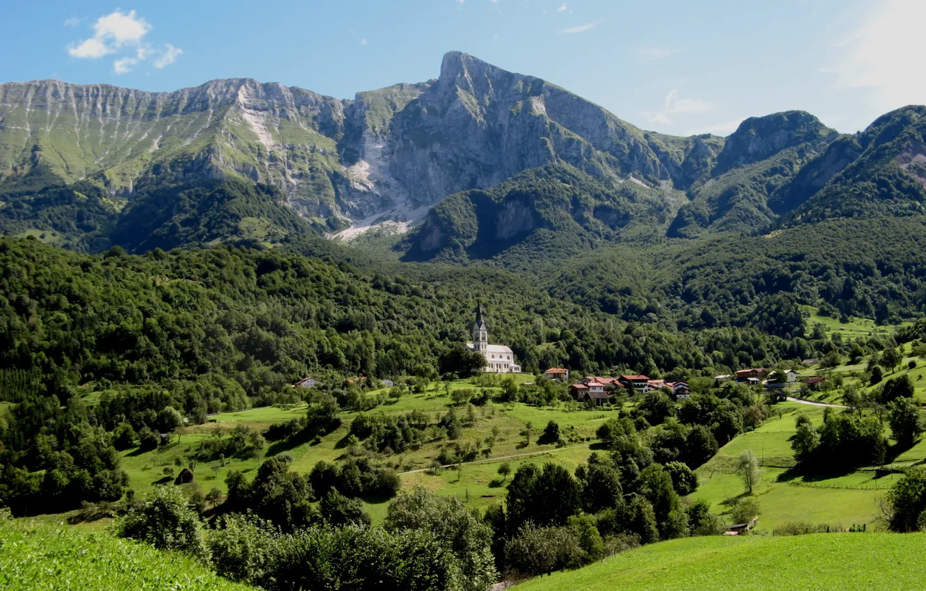 Фото обои горы, долина, деревня, Slovenia, Dreznica village