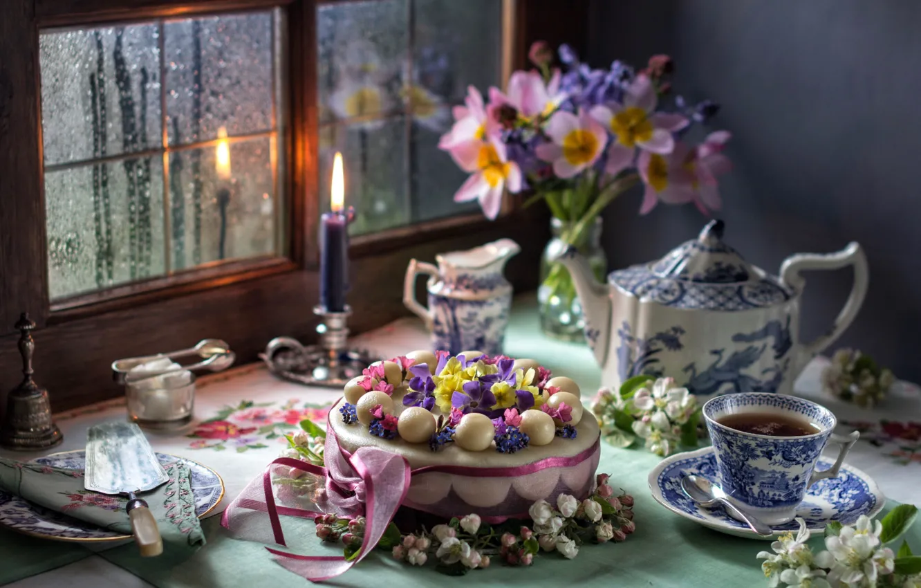 Фото обои чай, свеча, букет, окно, торт, яблоня