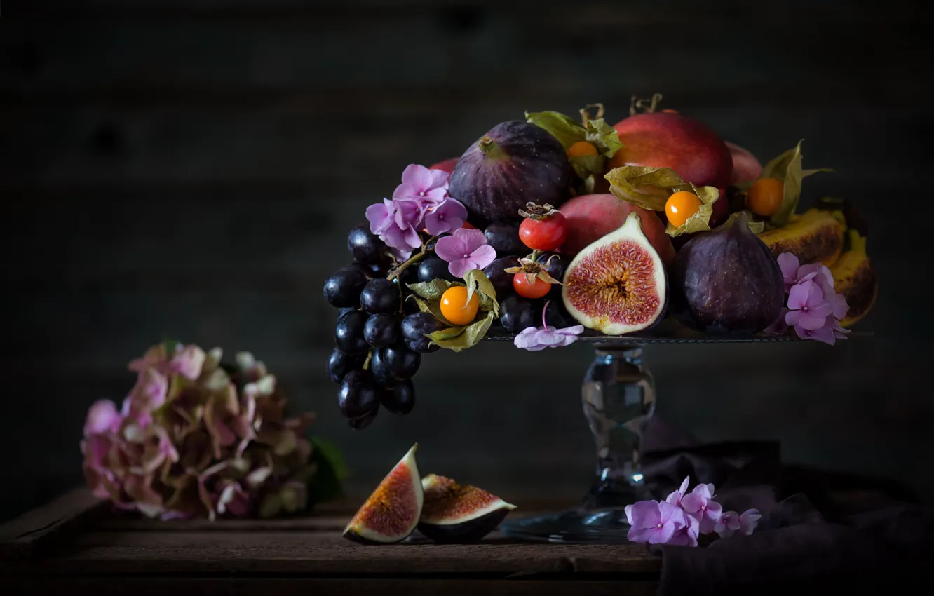 Фото обои цветы, ягоды, доски, плоды, шиповник, виноград, бананы, ткань