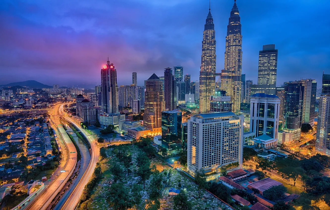 Фото обои город, огни, Малайзия, синее небо, Куала Лумпур