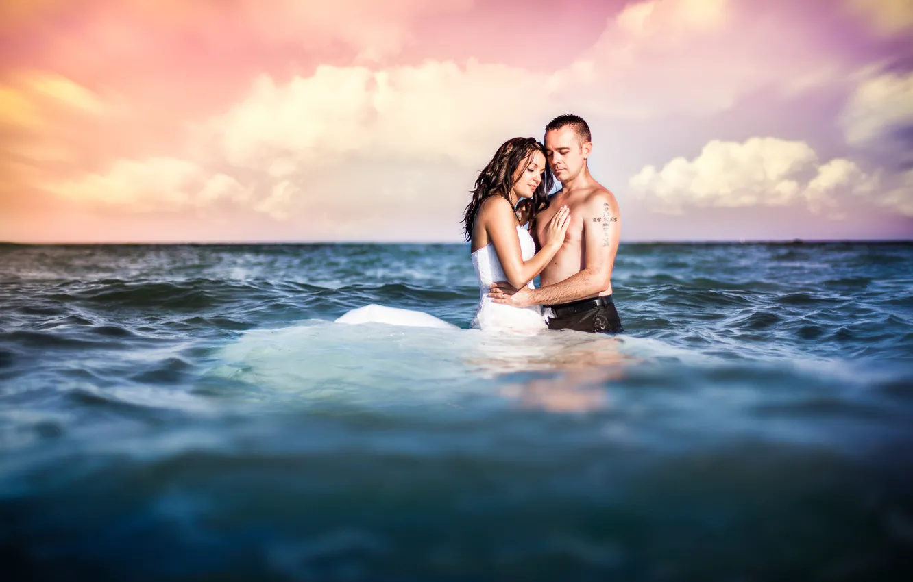 Фото обои море, любовь, пара, мокрые