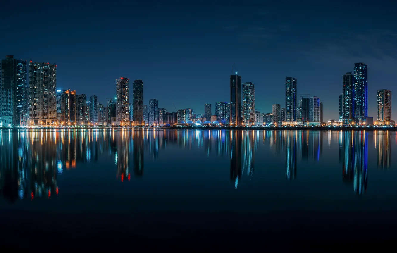 Фото обои вода, отражение, здания, дома, ночной город, небоскрёбы, ОАЭ, Персидский залив