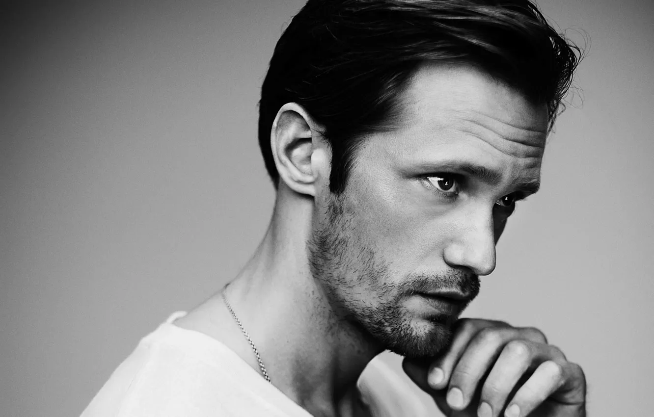 Фото обои взгляд, лицо, руки, черно-белое, мужчина, Alexander Skarsgård, Alexander Skarsgard, Александр Скарсгард