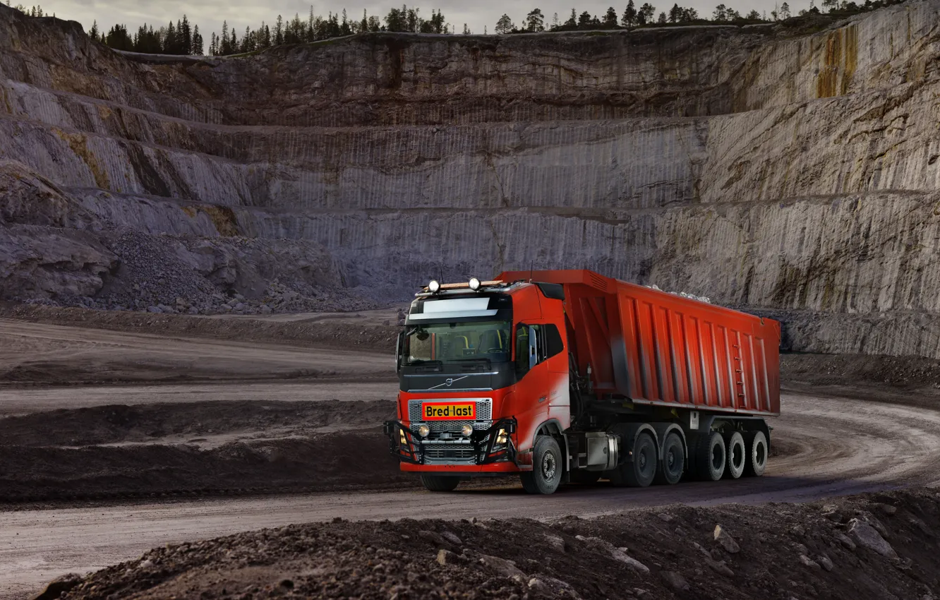 Фото обои Volvo, кузов, седельный тягач, карьер, трёхосный, полуприцеп, Volvo FH