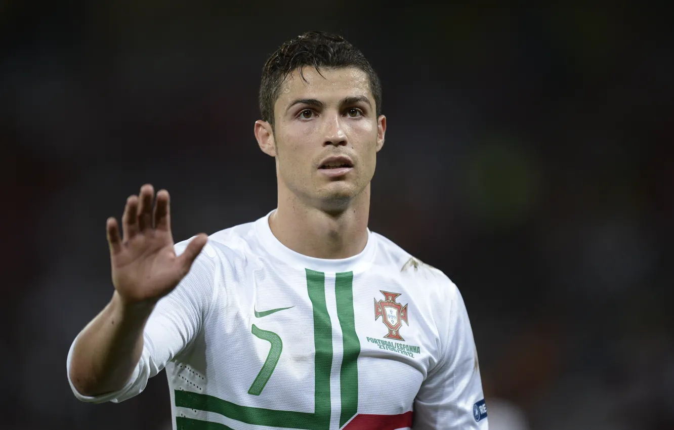 Фото обои футбол, звезда, форма, Португалия, Cristiano Ronaldo, футболист, football, Роналду