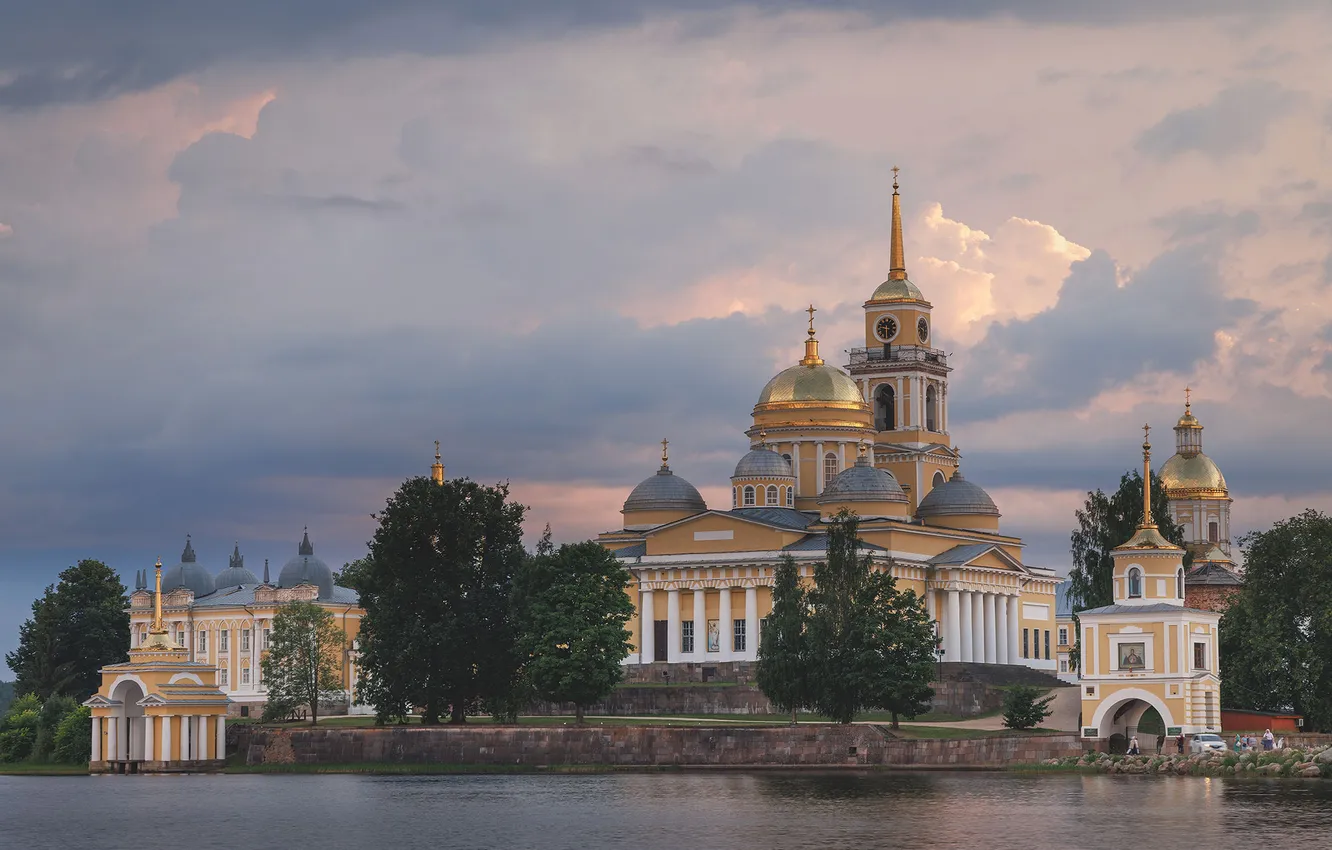 Фото обои озеро, храм, Россия, монастырь, Нило-Столобенская пустынь, Озеро Селигер, Богоявленский собор, Сергей Морозов