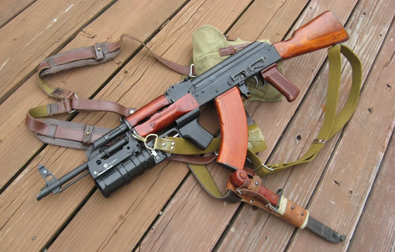 Фото обои доски, АК-47, ремни, круть, автомат калашникова, штык, сделано в России, подствольник
